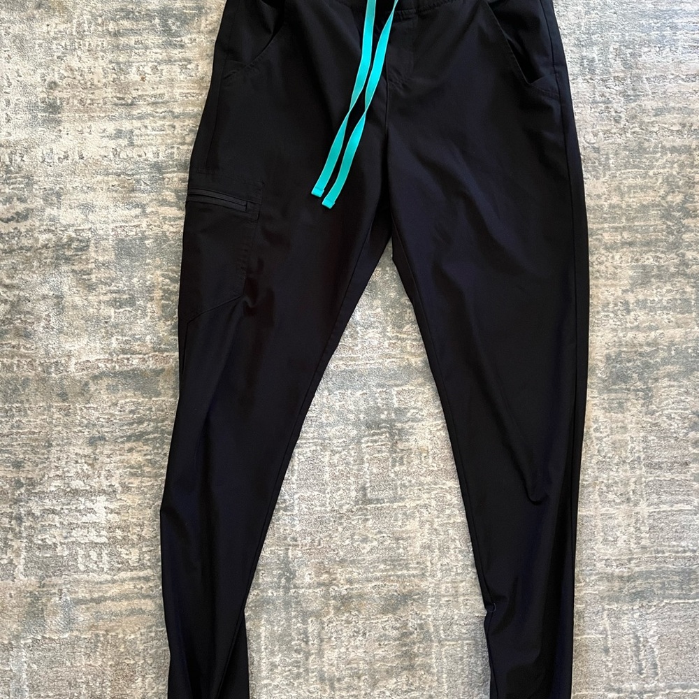 Figs Scrubs LOT Women’s Small and Medium, Black and Blue Joggers, Tops